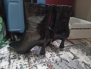 обувь зима женская: Ботинки и ботильоны 37, цвет - Черный