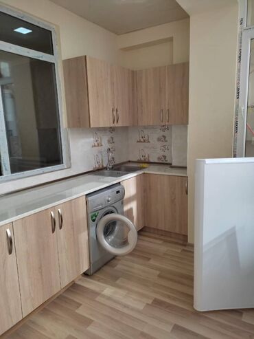 Uzunmüddətli kirayə mənzillər: 20 yanvar metrosuna yaxın 17 mertebeli binanın 8-ci mərtəbəsində — 2