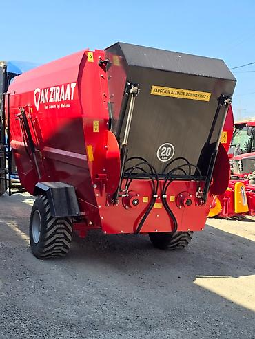 mikşer yamaha: Tiremix Y-12 yem qarışdırıcı və paylayıcı qoşqu - Brend/model: Ak — 4