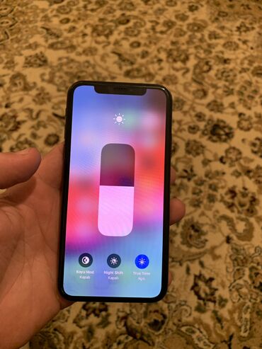 Apple iPhone: IPhone X, 64 GB, Space Gray, Simsiz şarj, Face ID