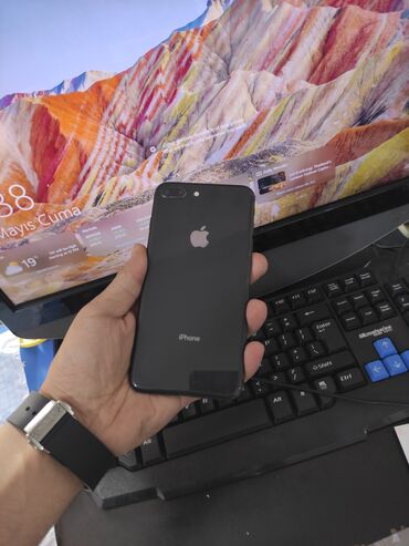 iphone 7 red: IPhone 8 Plus, 64 GB, Qara
