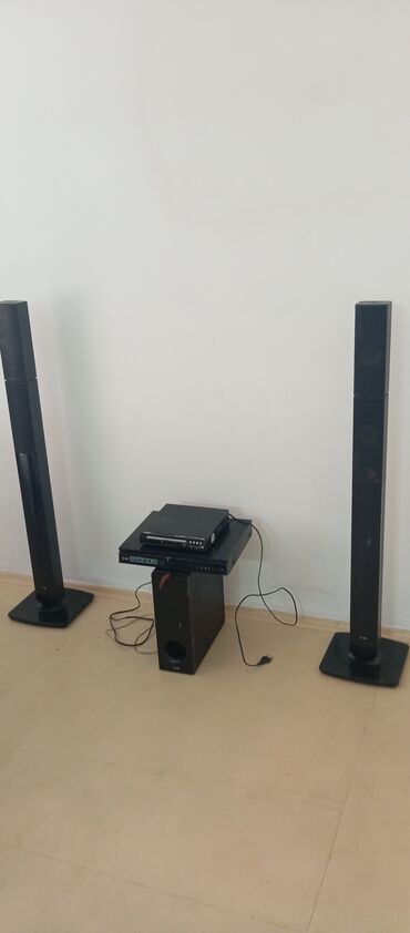 lg ka 10: İşlənmiş LG Kolonka, Növ - Ev kinoteatrı üçün, rəng - Qara