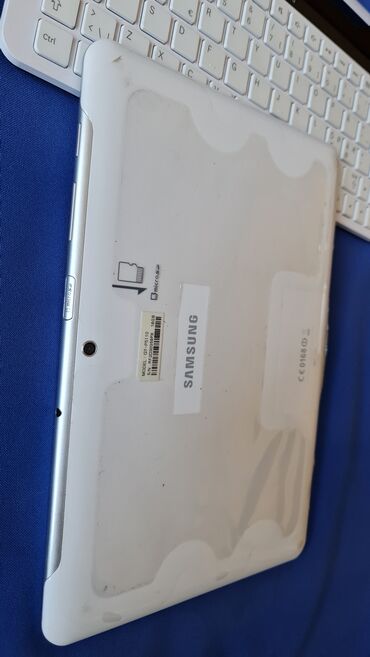 Tableti: 2 tableta sa orginalnim fabrickim tastaturama, kao novo sve, sve — 27