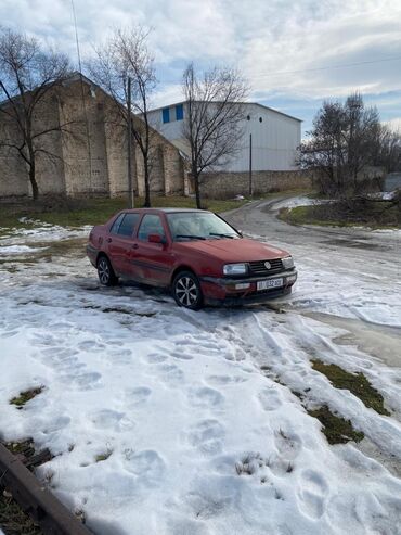 Volkswagen: Volkswagen Vento: 1992 г., 1.8 л, Механика, Бензин, Седан