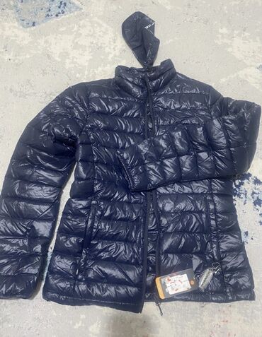 зимние удлиненные куртки: Пуховик, Короткая модель, Германия, С капюшоном, M (EU 38), L (EU 40)