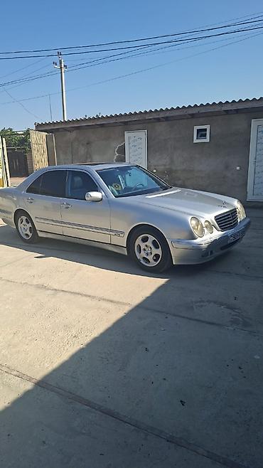 Mercedes-Benz: Mercedes-Benz : 2.4 l | 1999 il Sedan — 1