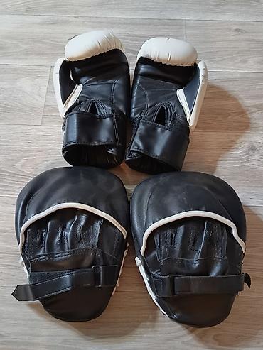 Перчатки: Боксёрский комплект для тренировок: - Перчатки Everlast (белые) с — 2