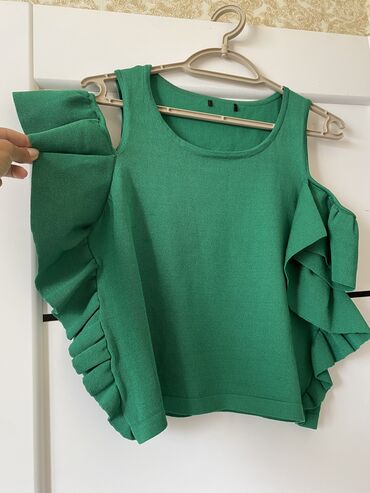 Futbolka və maykalar: Koftanın ölçülər 38-M. L-40 Bədənlərə uyğundu. Materalı əla təzə — 19