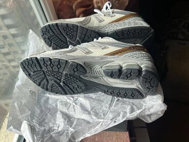 Krasofkalar və idman ayaqqabıları: New Balance 860 V2 White Brown Yenidir. Orginaldır. Amerikadan New -da lalafo.az — 4 Krasofkalar və idman ayaqqabıları: New Balance 860 V2 White Brown Yenidir. Orginaldır. Amerikadan New — 4