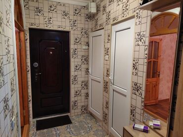 Köhnə tikili: Ev yerlesir 3 cu mkr Turk liseyinin yani 2otaqli 5in 5i Lelinqrad — 6