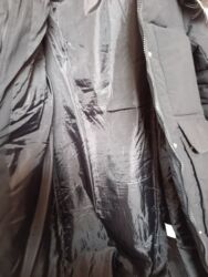 Пуховики и зимние куртки: Пуховик, Длинная модель, С мехом, С капюшоном, Приталенная модель, S at lalafo.kg — 4 Пуховики и зимние куртки: Пуховик, Длинная модель, С мехом, С капюшоном, Приталенная модель, S — 4