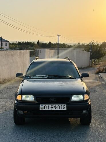 opel astra suret qutusu: Opel Astra: 1.6 л | 1995 г. 300000 км Универсал