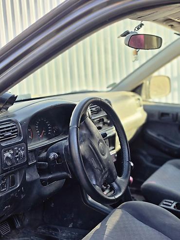 машини: Isuzu Amigo: 2003 г., Механика, Внедорожник — 3