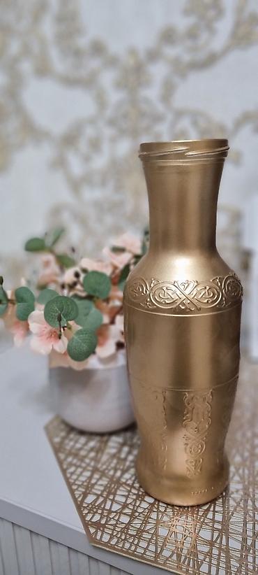 Вазы: Продаю вазу для цветов 1 шт золотого цвета 1шт белого цвета район at lalafo.kg — 15 Вазы: Продаю вазу для цветов 1 шт золотого цвета 1шт белого цвета район — 15