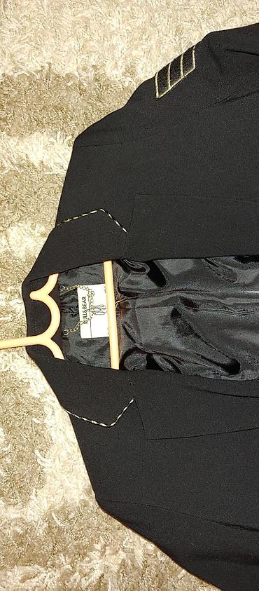 stone island trenerka: Ženski sako Pull&Bear, crne boje, dvorednog kroja sa šest zlatnih — 3