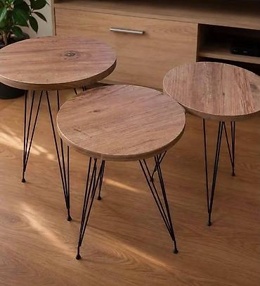 komode i nocni ormarici: Set od 3 elegantna klub-stolića – okrugne ploče i metalne „hairpin” — 3