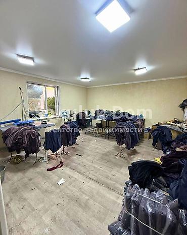 Продажа коттеджей и домов: 🏠Продается бизнес в с. Сокулук 🟡Участок: 10,5 соток (Фактически 15 — 11