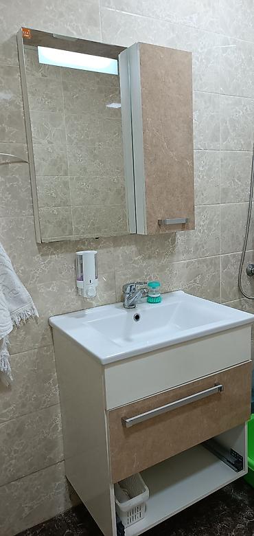 kohne skaf: Hamam mebeli dəsti - Üst hissə: güzgülü asma dolab və yan tərəfdə — 1