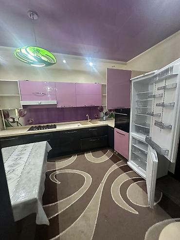 Продажа коттеджей и домов: Срочно продается 2этажный дом с времянкой. 📍В Ак-Орго 8соток 5сотки на — 4