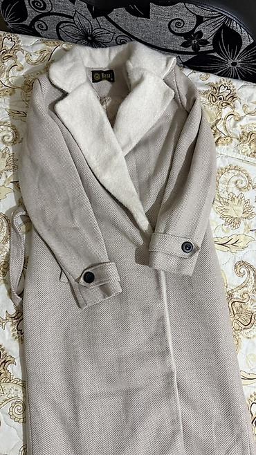 Пальто: Комплект женской верхней одежды и джинсов: 1) Двустороннее утеплённое — 3