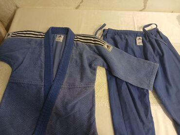 Digər idman və istirahət malları: Judo formasi 20 azne size 44 razmer 8 9 yawa olar.remeni olmadigi ucun