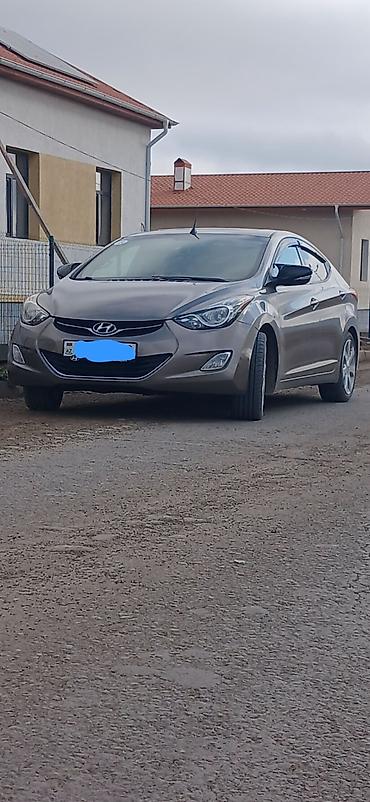 Hyundai: Hyundai Elantra: 1.8 l | 2011 il Sedan — 2