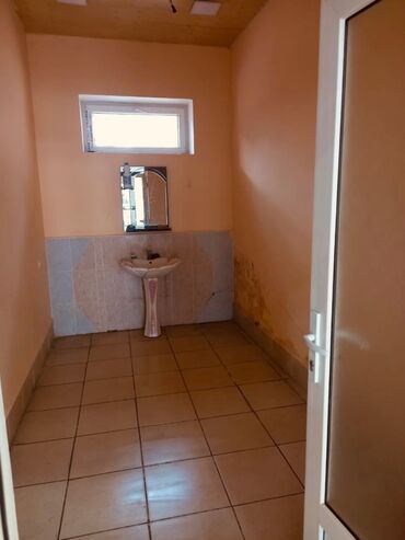 Kommersiya daşınmaz əmlakının satışı: Ünvan: Ağdaş rayonu ( M.Ə.Rəsulzadə küç.bazarın arxası,köhnə hamın — 9