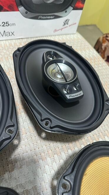 Dinamiklər və sabvuferlər: Avtomobil üçün tam audio sistemi Komponentlər: - Pioneer 6x9 (16x24 — 9
