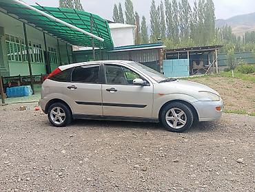 Унаа сатуу: Ford Focus: 2001 г., 1.6 л, Кол менен иштөөчү, Бензин, Хетчбек — 1
