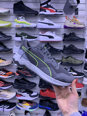 Кроссовки и спортивная обувь: Кроссовки мировых брендов Мы уже 7 лет радуем клиентов оригинальной at lalafo.kg — 17 Кроссовки и спортивная обувь: Кроссовки мировых брендов Мы уже 7 лет радуем клиентов оригинальной — 17