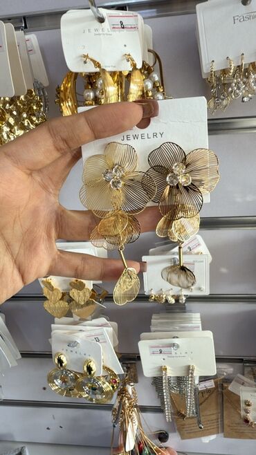 Bijuteriya dəstləri: Qadın bəzək aksesuarları – geniş seçim Məhsullar: - Qızılı tonlarda — 11