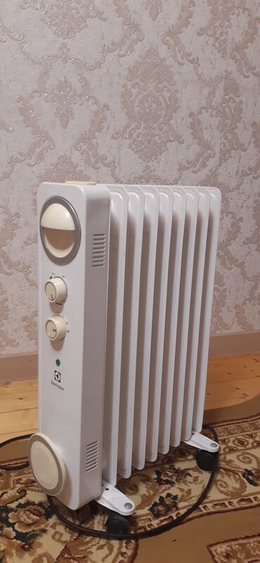 Elektrikli qızdırıcılar və radiatorlar: Yağ radiatoru, Electrolux, Kredit yoxdur, Ünvandan götürmə