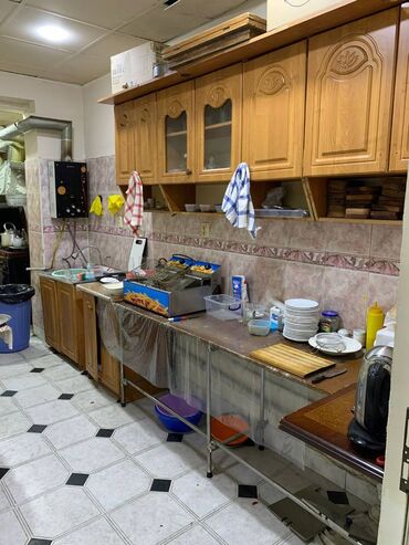 Kommersiya daşınmaz əmlakının satışı: Sumqayıt şəhəri 3cü mkrda Avyakassa və ƏLİ94 marketin yaxınlığında — 30