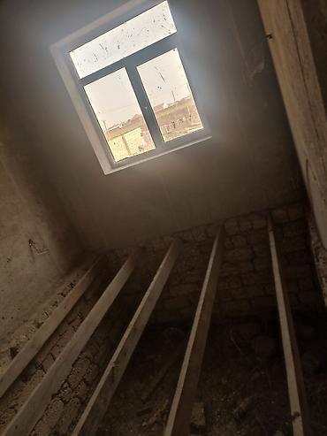 Həyət evləri və villaların satışı: Satılır – həyət evi - Tikinti: daş divarlar, metal dam örtüyü, beton — 9