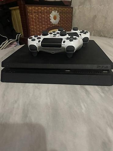 ıphone 14: PlayStation 4 Slim, 500 ГБ. Комплектация: - консоль PS4 500 GB; - 2 — 3