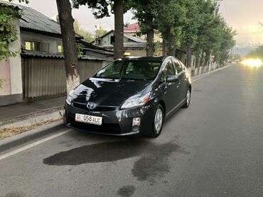 Toyota: Toyota Prius: 2011 г., 1.8 л, Вариатор, Гибрид, Хэтчбэк