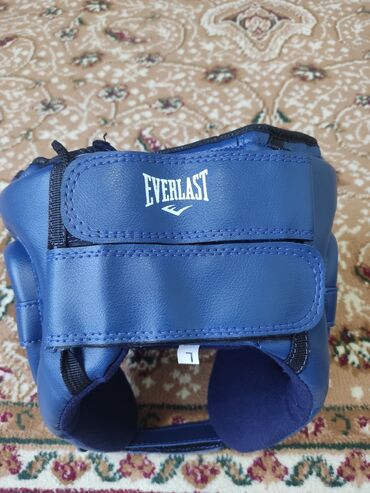 шлем кроссовый: Боксерский шлем Everlast синего цвета размера L. Шлем оснащен