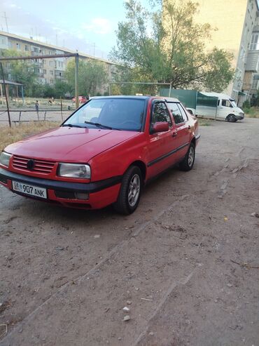 шыны на камаз: Volkswagen Vento: 1993 г., 1.8 л, Механика, Бензин, Седан