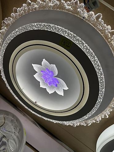 Декоративный потолочный светильник (люстра) с LED-подсветкой. - at lalafo.kg Декоративный потолочный светильник (люстра) с LED-подсветкой. -