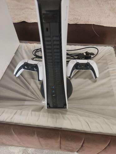 PS5 (Sony PlayStation 5): Ps 5 fat modeldi hec bir problemi yoxdu 12 versiya rus stokudu bunda