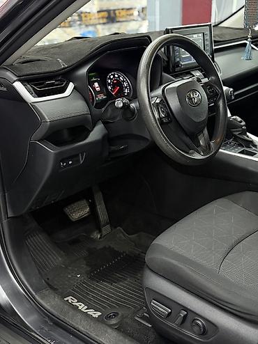 2 8: Toyota RAV4: 2020 г., 2.5 л, Автомат, Бензин, Кроссовер — 8
