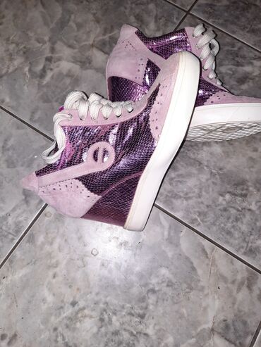 Women's Sneakers and athletic shoes: 38 — 1