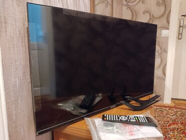 divarda televizor fiqurlari: Yeni Televizor Yoshiro LCD 82" HD (1366x768), Ünvandan götürmə