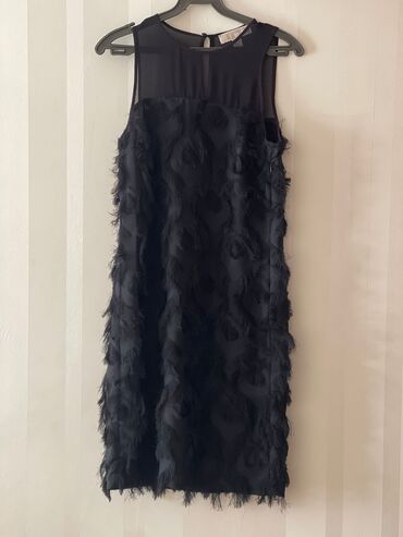 вечернее чёрное платье со шлейфом: Вечернее платье, Без рукавов
