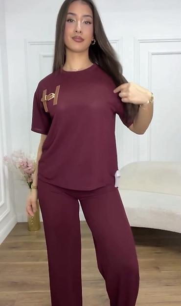 Kompleti: ✅Zenski komplet – široke pantalone i majica kratkih rukava
✅2000 din — 6