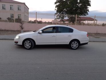 Volkswagen: Volkswagen Passat: 2 l | 2008 il Sedan