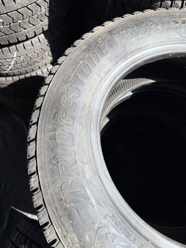 Шины: Шины 205 / 70 / R 16, Зима, Б/у, Комплект, Грузовики/Автобусы, Япония, Bridgestone — 5