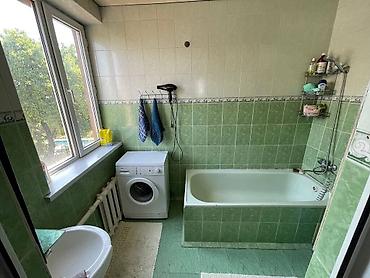 Продажа коттеджей и домов: Продаю дом район Кызыл Аскер ближе рынку кудайберген! 2 этажа 5 — 6