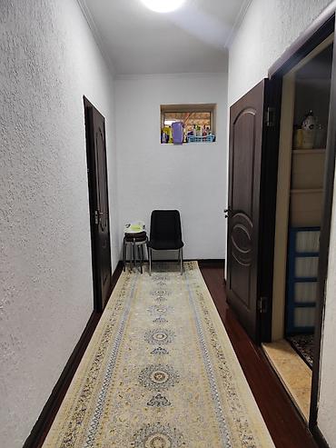 Үйлөрдү сатуу: 6 бөлмө, 195 м², 5 соток, Бишкек, Ак-Ордо 1 ж/м Менчик ээси — 9