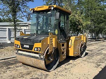 Аренда Двухвальцовый дорожный каток XCMG XD103 - Тип: самоходный